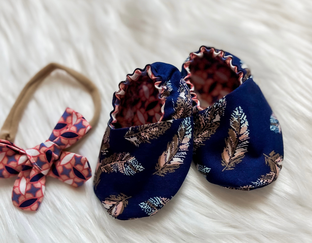 Baby, Navy Blue Feather Crib Shoes & Bow Set