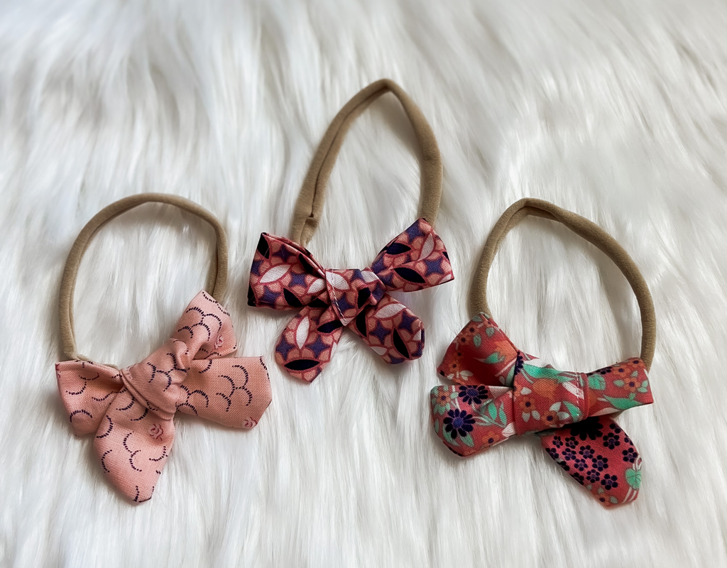 Baby, Navy Blue Feather Crib Shoes & Bow Set