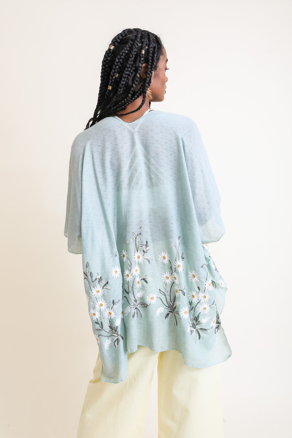 Woman's Spring Daisy Kimono