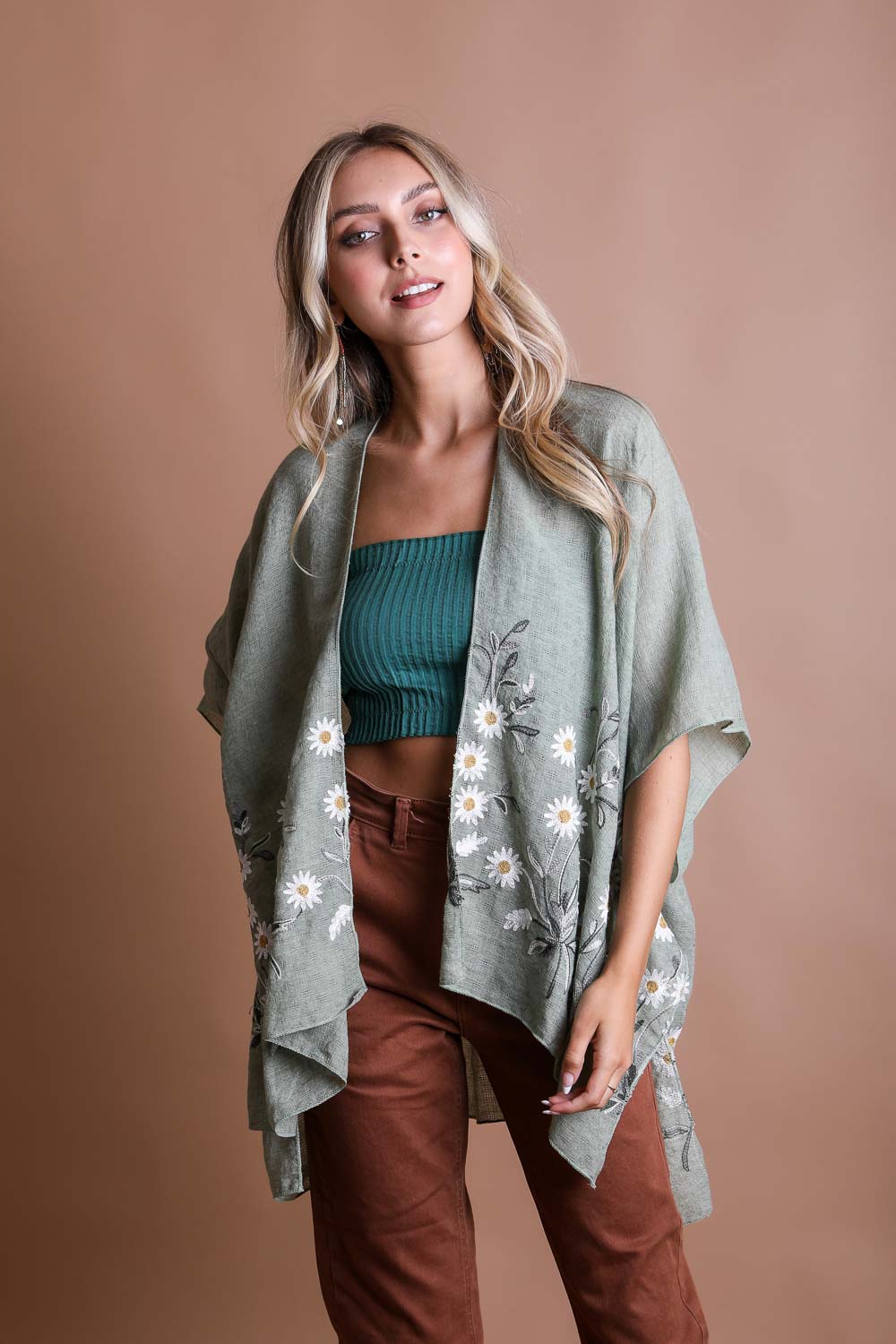 Woman's Spring Daisy Kimono